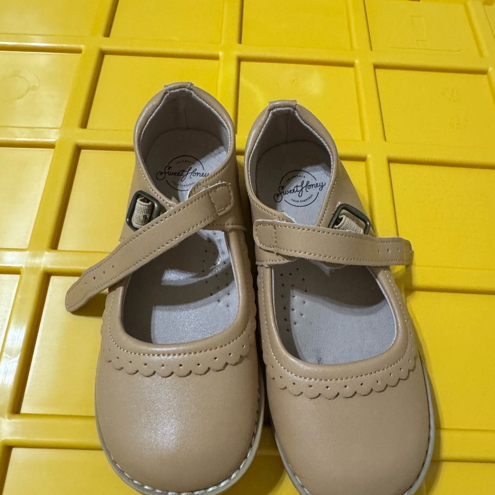 SweetHoney Beige Kids Dress Shoes